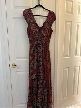 Elan Red Floral Boho Maxi Dress - V-Neck, Sleeveless Size Large